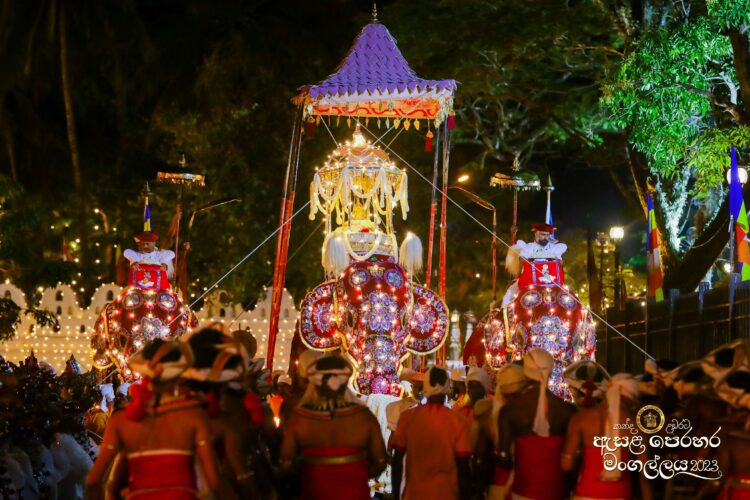 Kandy Esala Perahena
